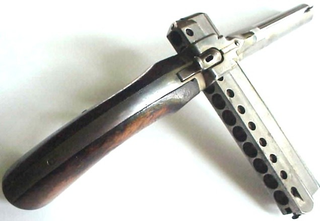 Illustration for article titled Algunas de las armas más delirantes y mortales de la historia